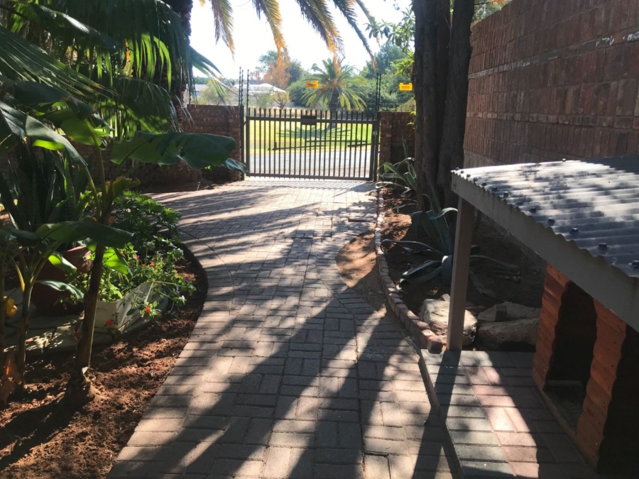 4 Bedroom Property for Sale in Die Rand Northern Cape